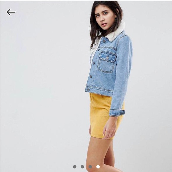 ASOS denim jacket with white fleece collar detail  
US 2 / UK 6 - Picture 4 of 4